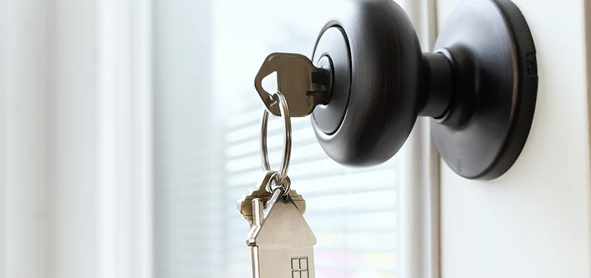 Bifold Door Knob Replacement in Sun Village, California