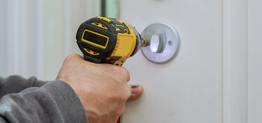 Street Locksmith For Smart Lock Repair in Sun Village, CA