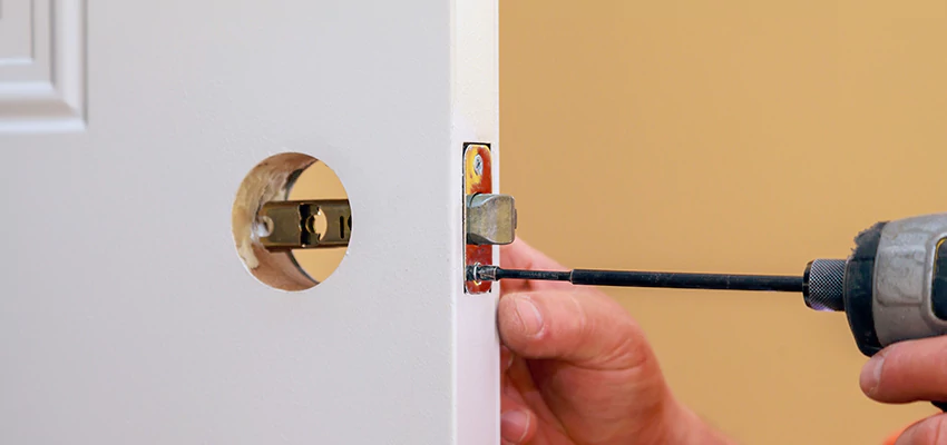 Stuck Door Knobs Repair in Sun Village, CA